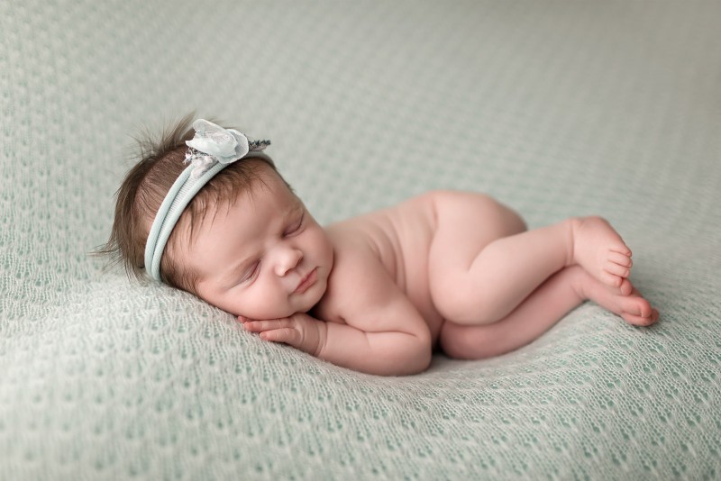 Editing_Newborn_Skin_SugaShoc_Photography_Newborn_Photographer_Bucks_County_PA_Doylestown_PA-16-2-800x534.jpg