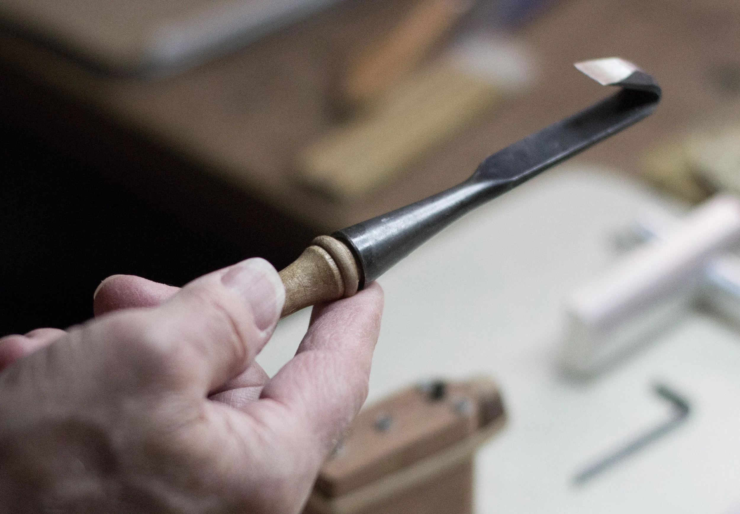 Bent chisel