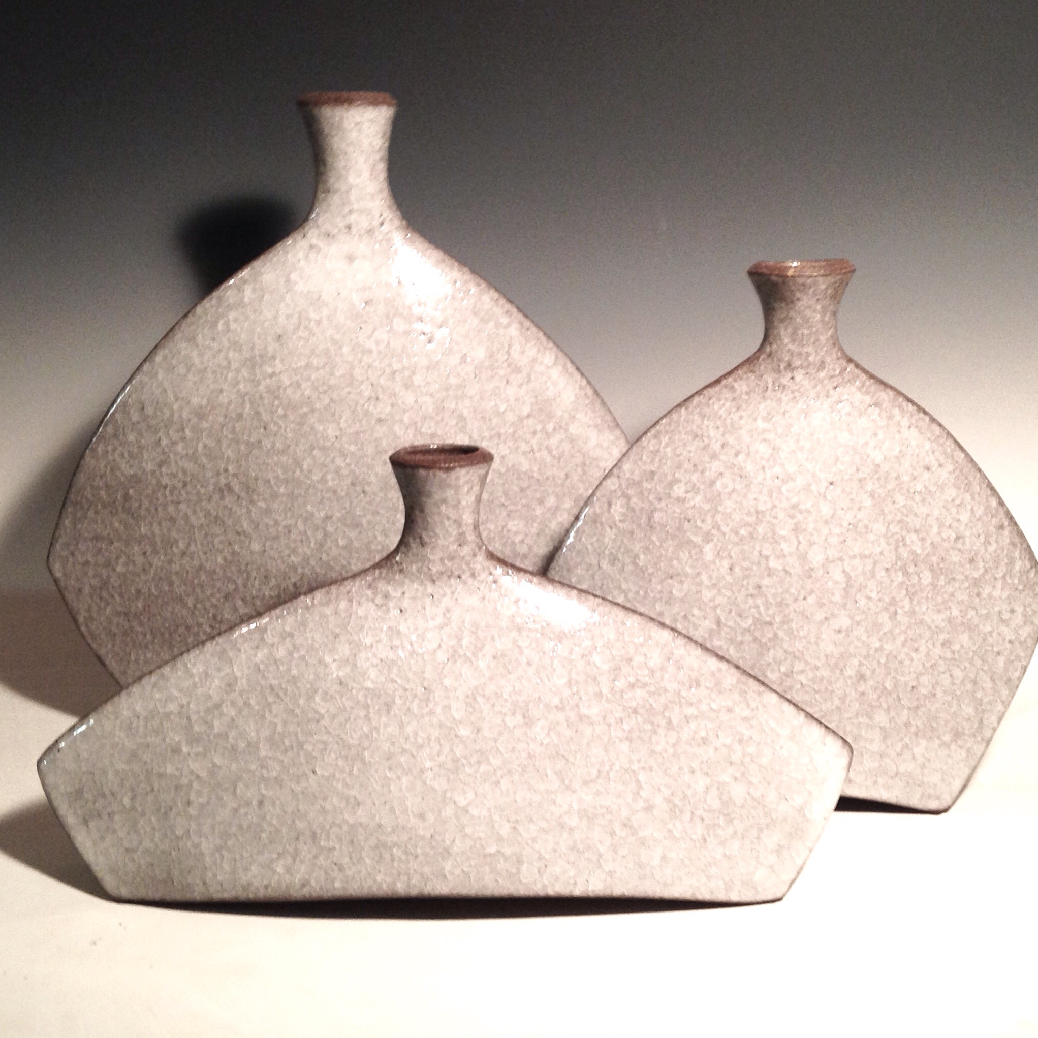 White crackle vessels
