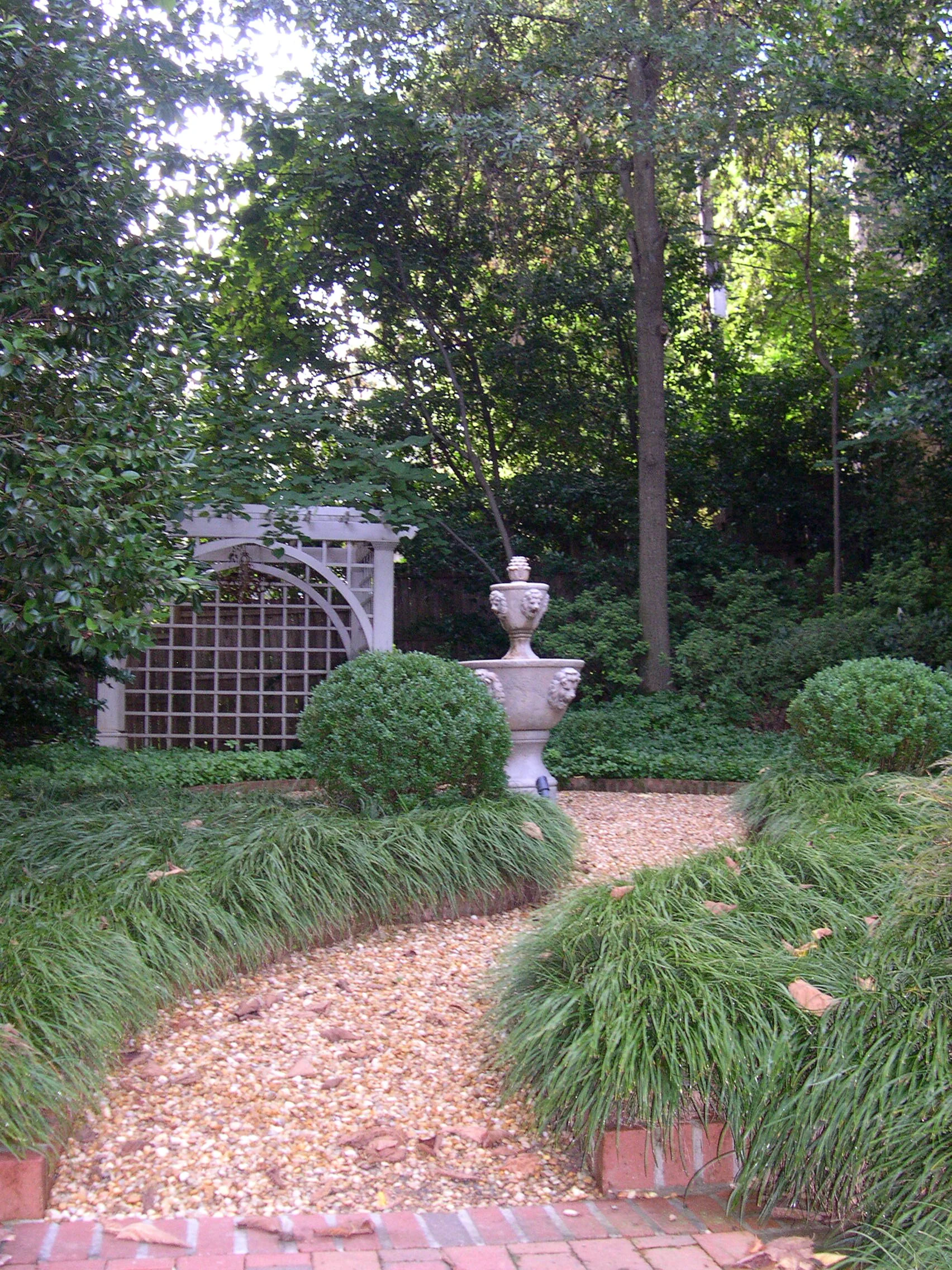 Baker path & fountain.JPG