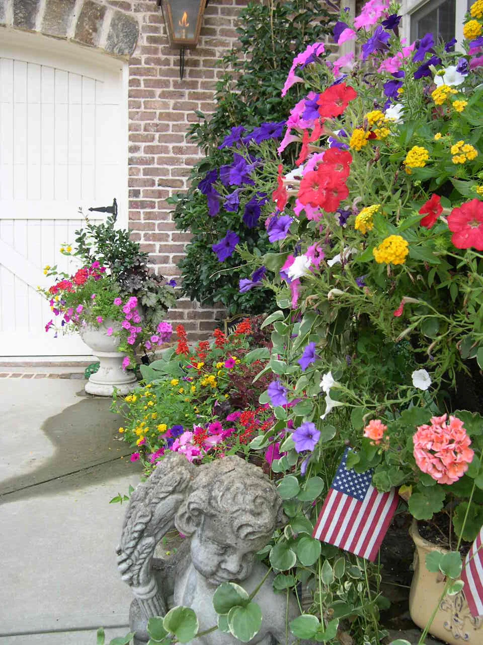 Mcclanahan front summer pot.JPG