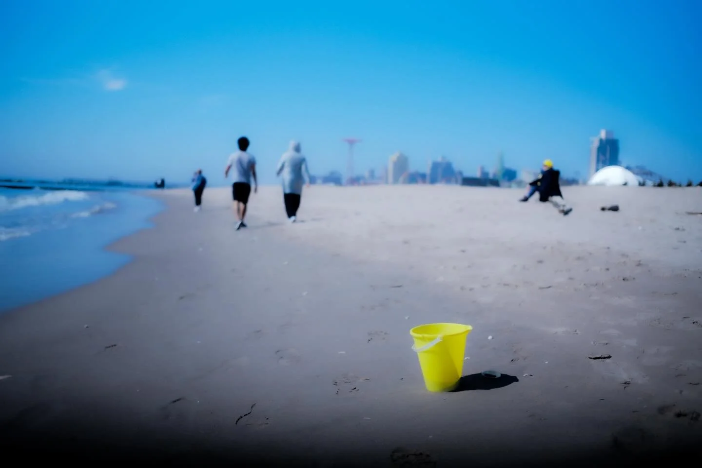 I love how New York wakes up when the temperature goes above 65. I packed my bag this morning like Coney Island was about to be a regular thing again and it&rsquo;s not going to be 35 degrees again next week&hellip; Anyway, blessing the timeline with