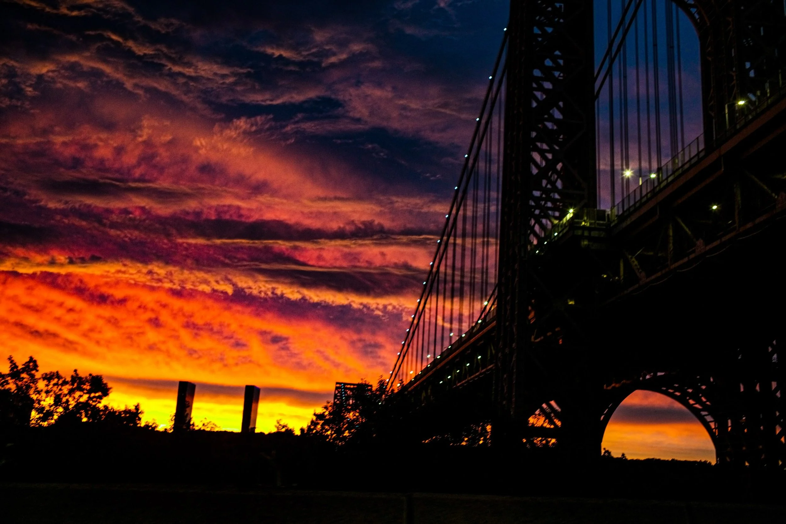 Blessing your timeline with some sunset images. I took these from the window of the passenger side of a moving car on the West Side Highway last night. Shoutout to the Leica camera that made this possible. 🤣⛈️☀️

#sunset #manhattan #calmbeforethesto
