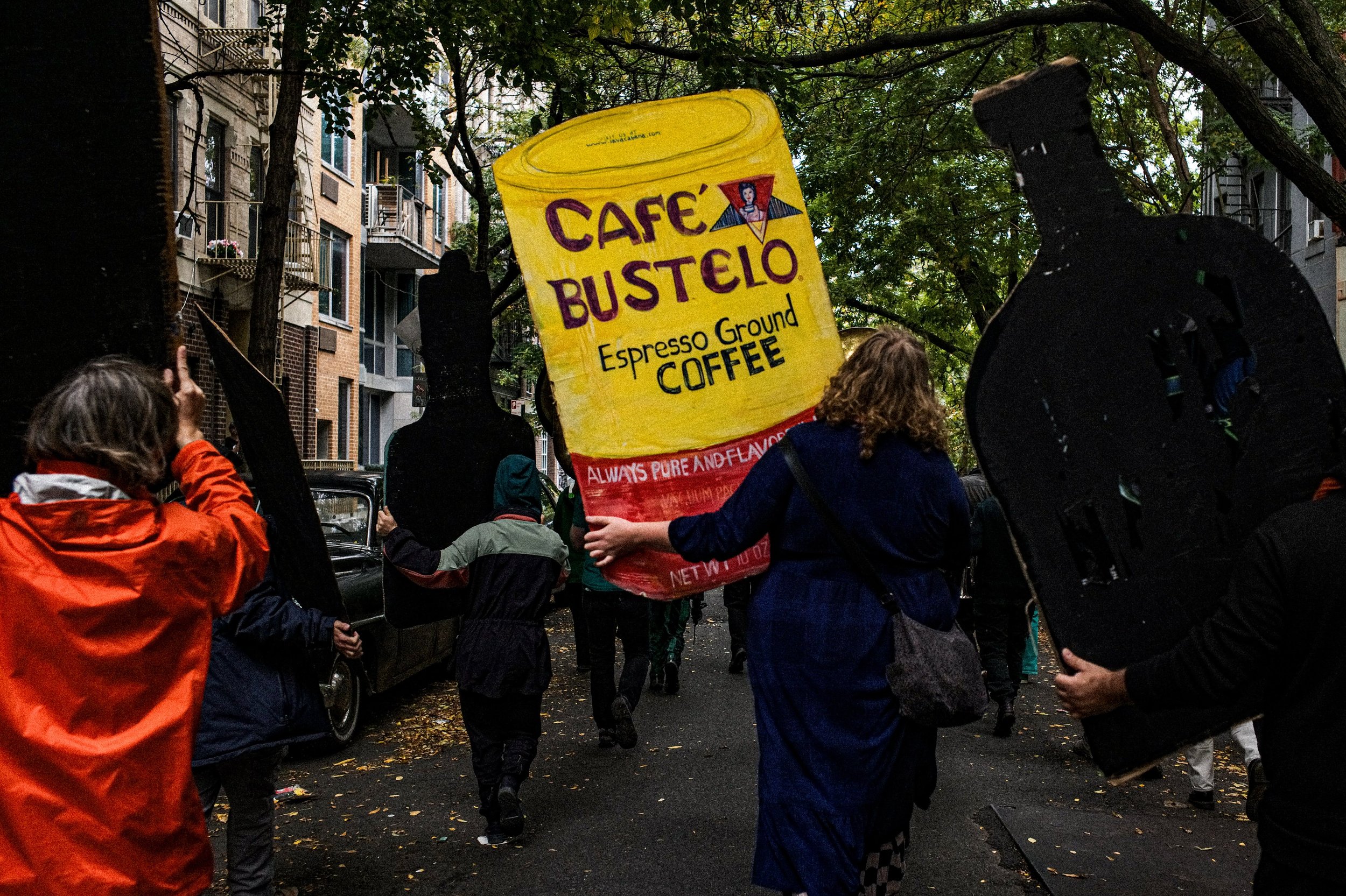 Moments from yesterday&rsquo;s &ldquo;For the Streets: A Festival of Political Performance&rdquo; produced by Radical Evolution (@radevolution ) and featuring The Rad Ev Street Theatre Crew, @rudemechanicalorchestra , @freedomdabkagroup , @boxcutter_