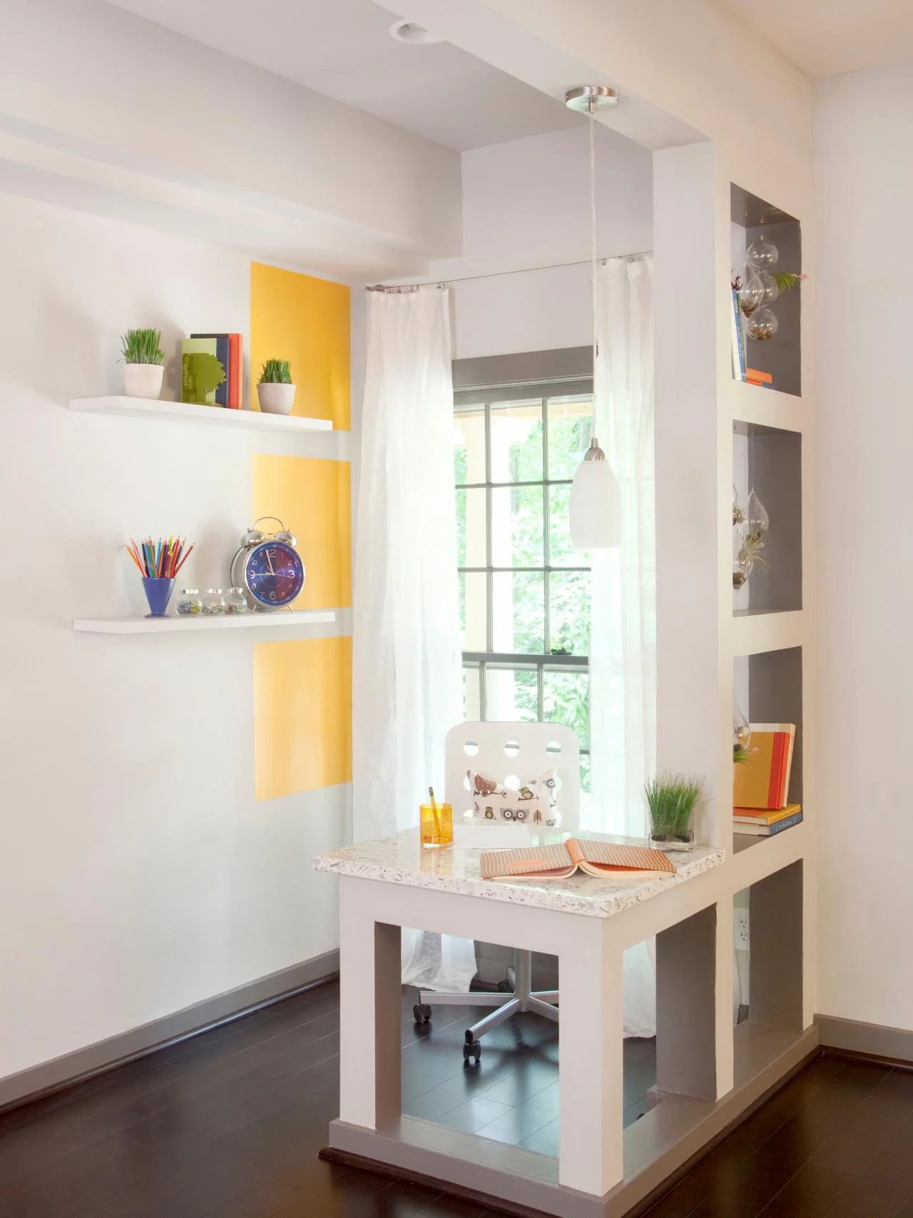 HELBR101_Teen-Office-Space-Yellow_s3x4.jpg.rend.hgtvcom.1280.1707.jpeg