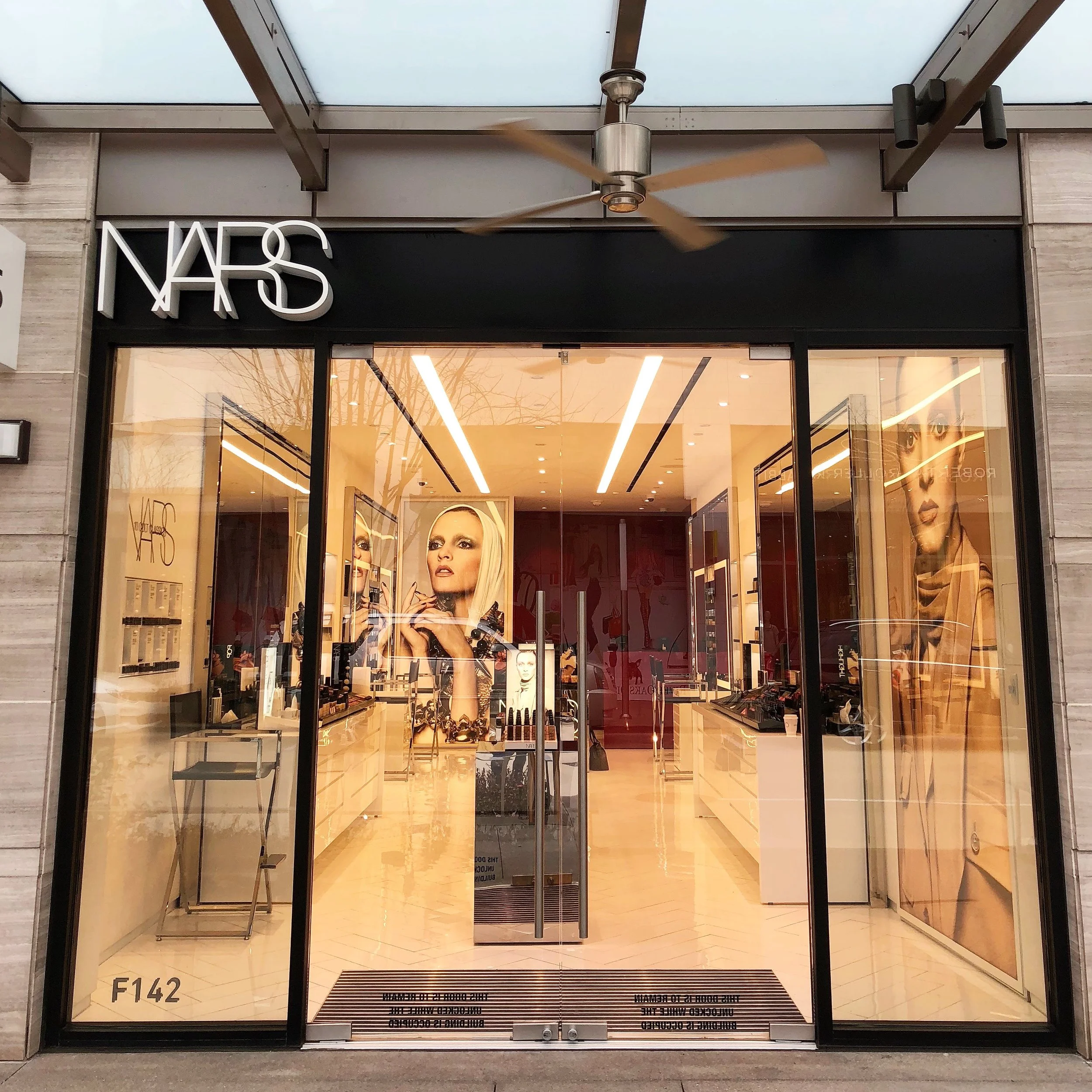 Celebremos el Día Internacional de la Mujer con NARS Cosmetics