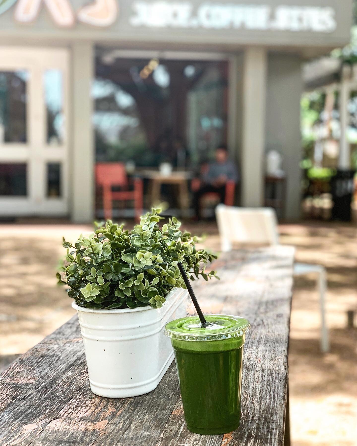 Long weekend vibes 🌱 #yomarianablog #greenjuice #bebidas #drinkyourgreens #houstonblogger #bebidashouston