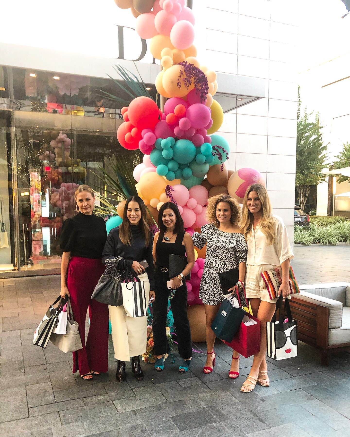 Last weekend we celebrated Mexico&rsquo;s Independence Day in a very stylish event at River Oaks District!
﻿
﻿First we strolled around the district&rsquo;s amazing stores where Davidoff, Dior and Diptyque showed us their awesome products and new coll