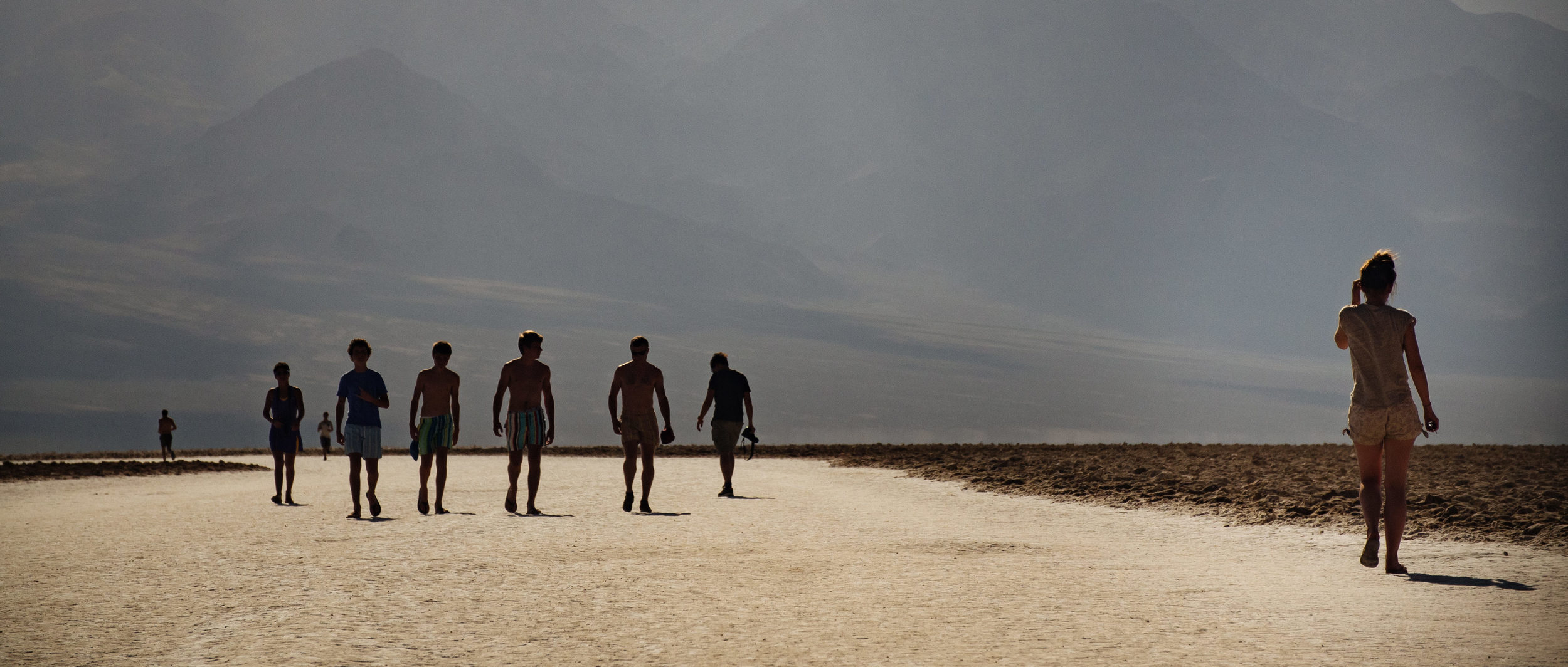 The walkers of Death (Valley)