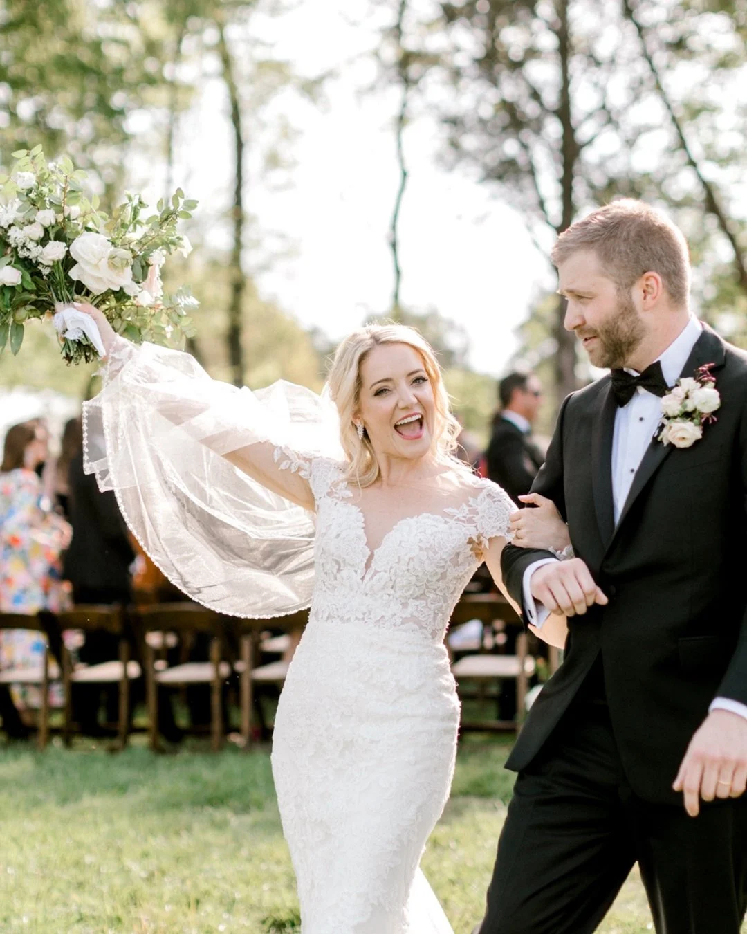 Friday feels🙌🏼🎉💍 And Spring at @marblegatefarm is UNMATCHED🤩 These dreamy details came together flawlessly - Micah (the gorgeous bride) and her incredible planning team had a vision and it absolutely came to life!!