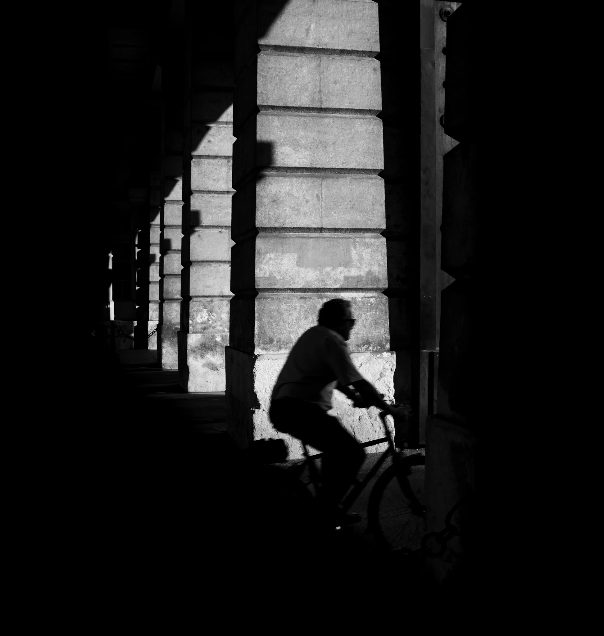 Vienna dark passage 