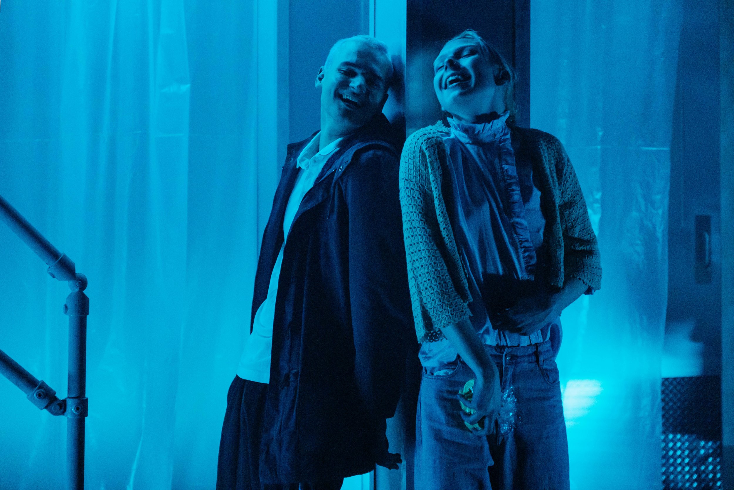 3342 DT22RO 7301 Â© Robert Catto.jpg