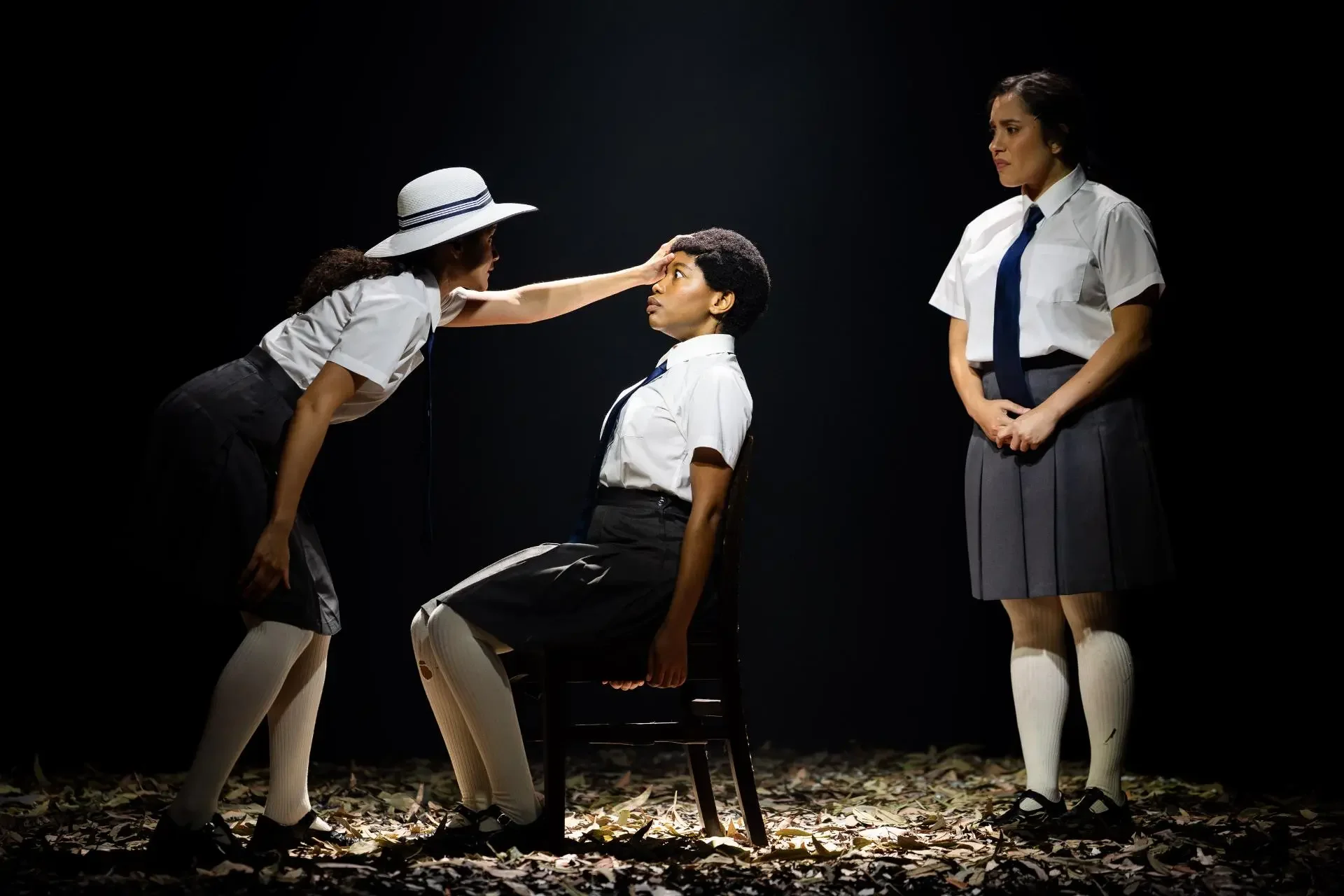 picnic-at-hanging-rock_drama-theatre_credit_daniel-boud_039-1.jpg.webp