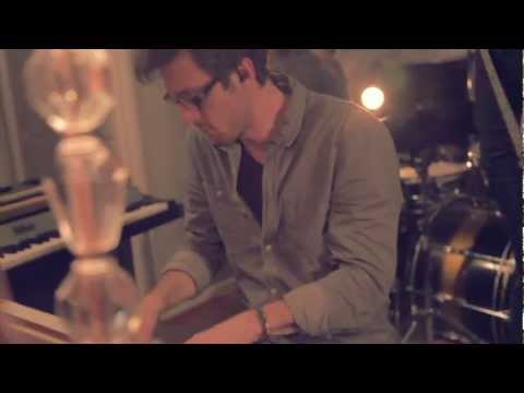 Travis Ryan- Jesus Precious Jesus (Living Room Sessions)