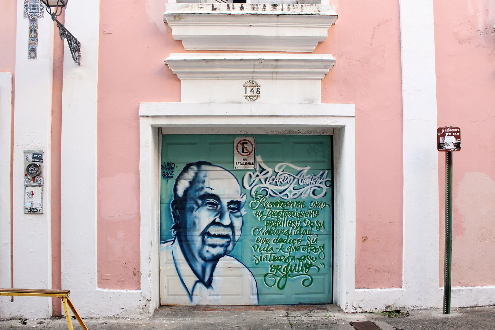 This is a mural of the beloved Ricardo Alegría, who was primarily responsible for restoring and renovating historical Old San Juan. Alegria was also a Puerto Rican archaeologist, and cultural anthropologist. 