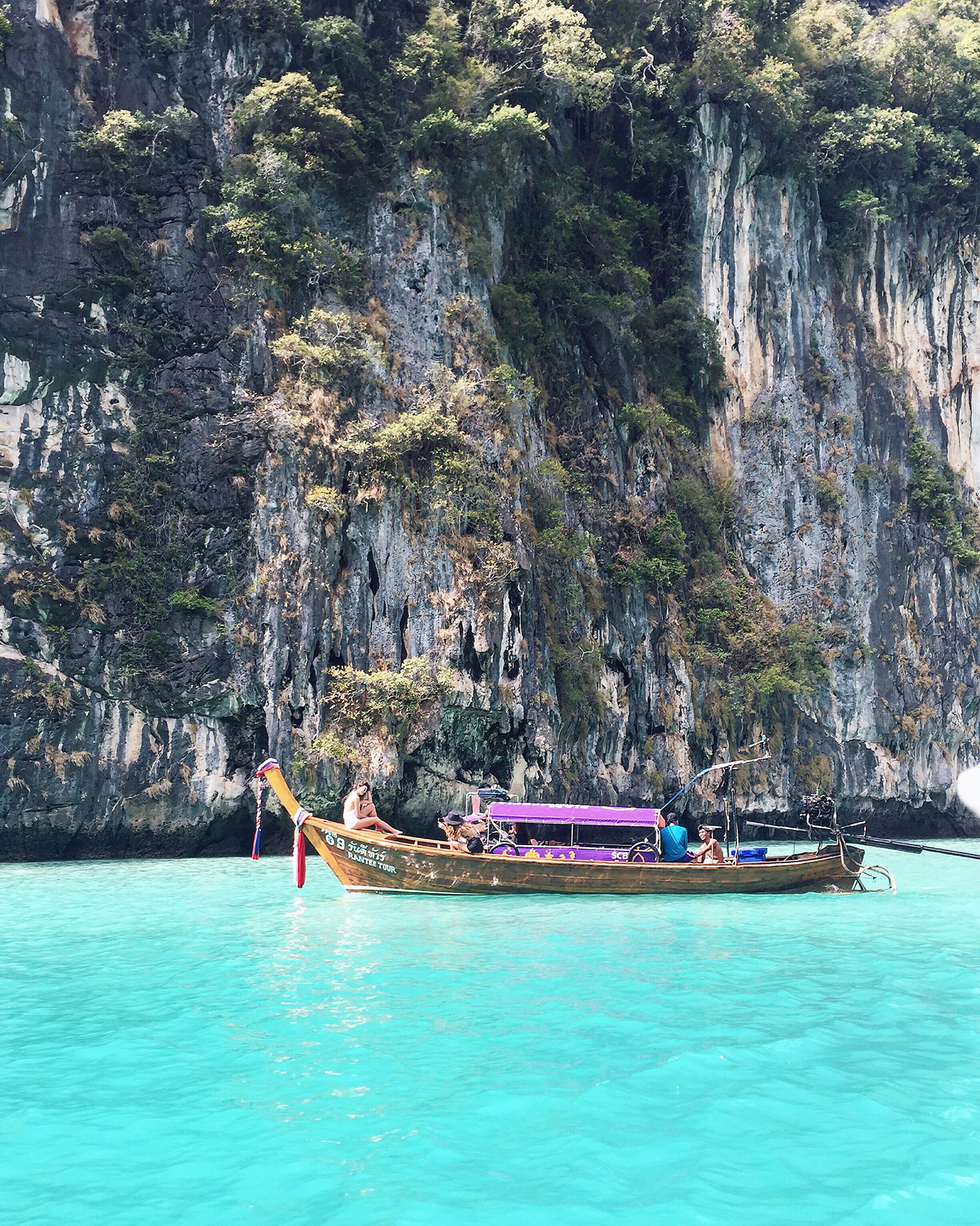  The beautiful aquamarine waters of Ko Phi Phi (Phi Phi Islands) 