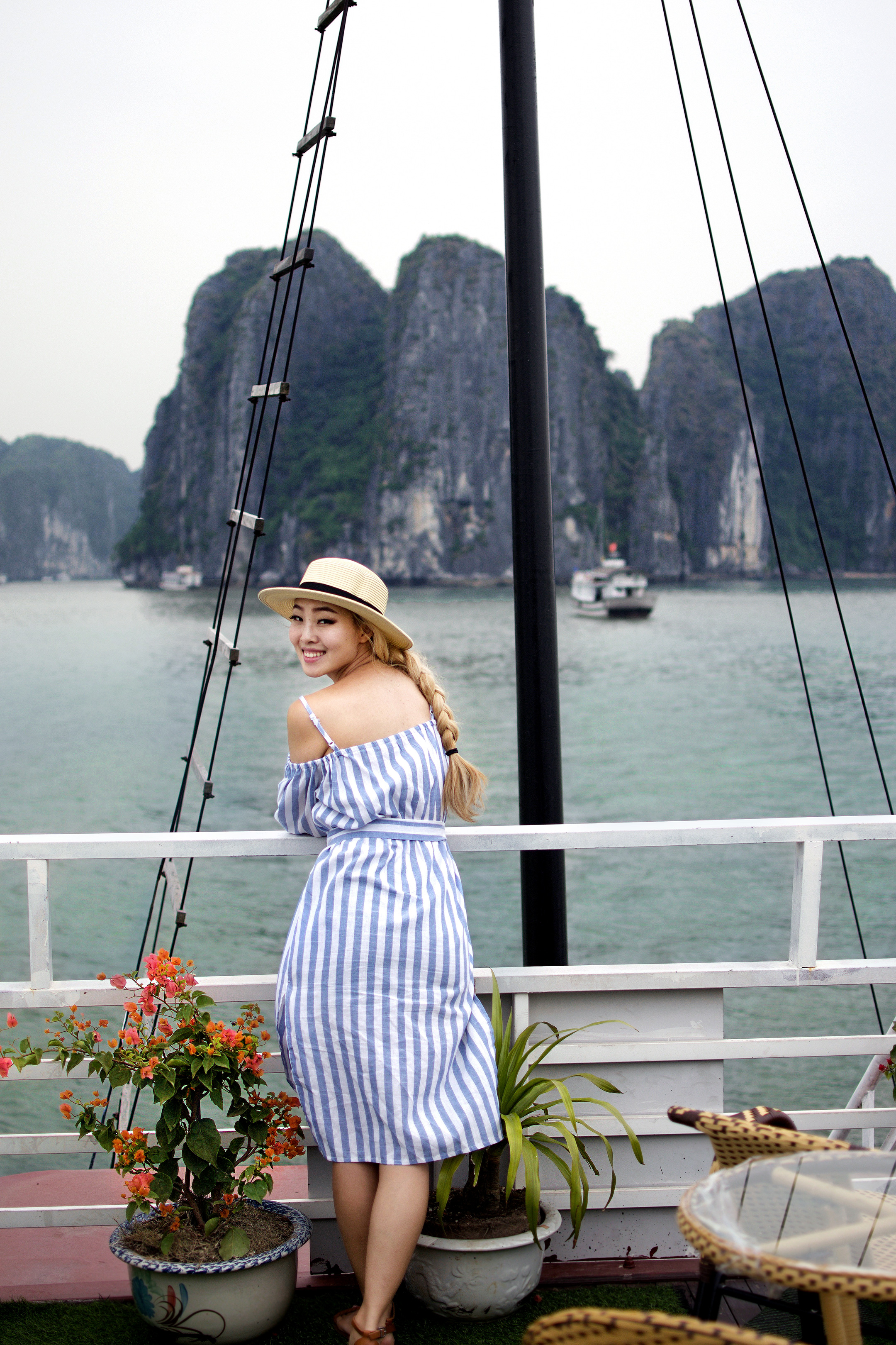  HALONG BAY BOAT CRUISE 