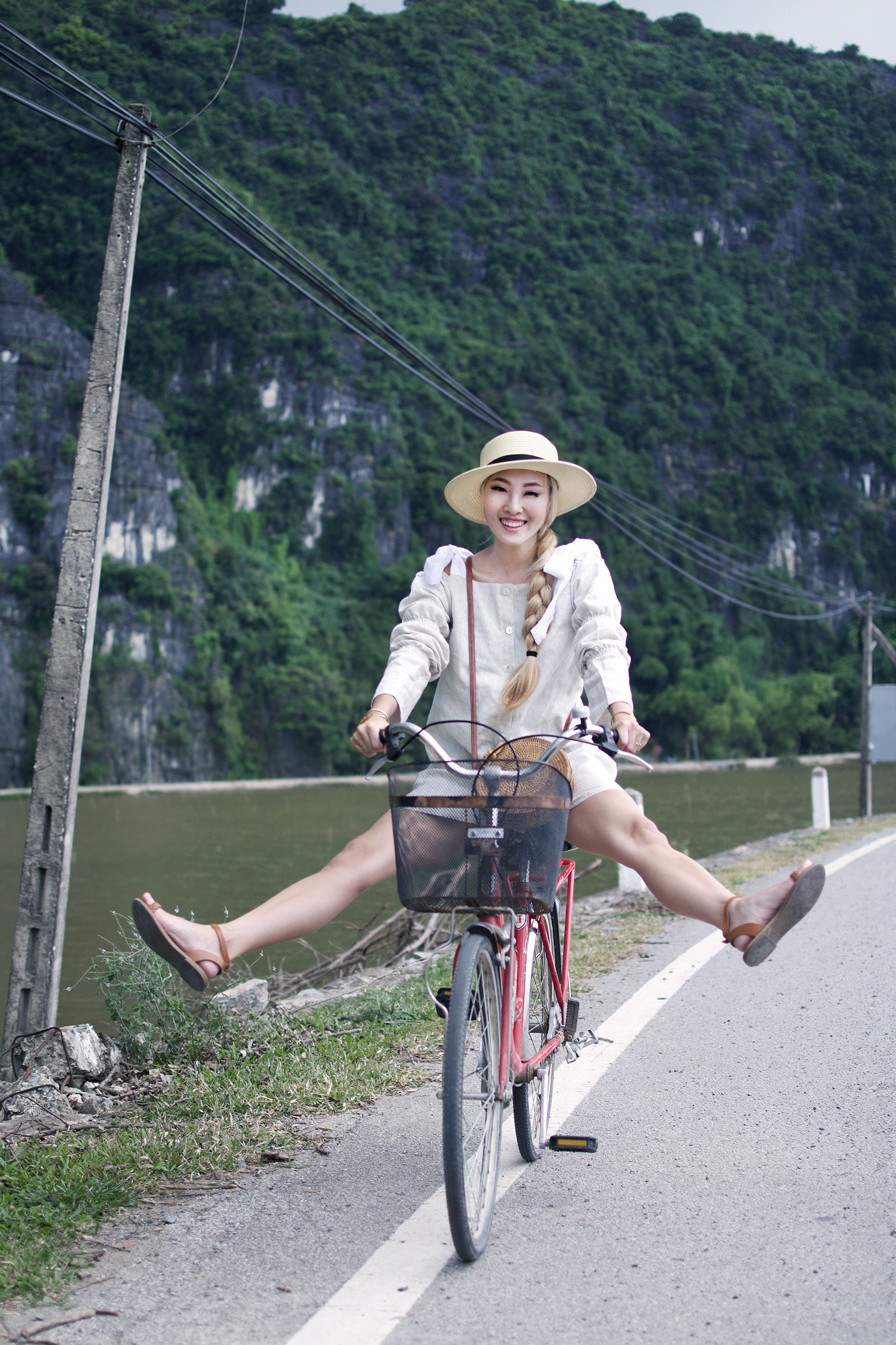  BIKE RIDING IS THE BEST WAY TO EXPLORE NINH BINH! 