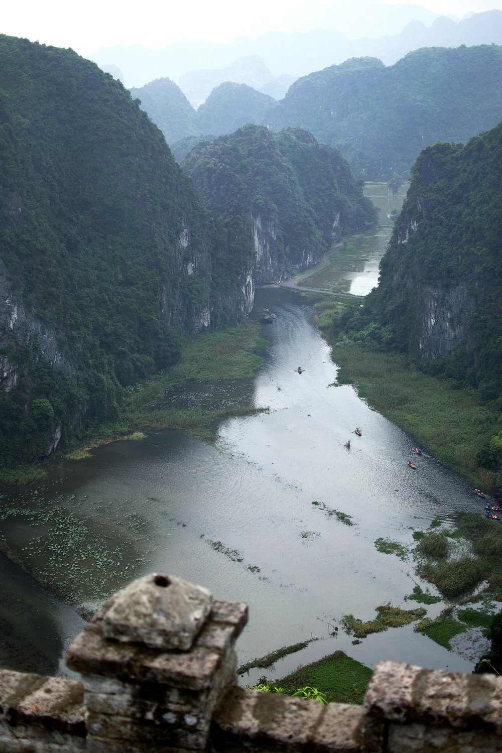  A SERENE VIEW FROM THE TOP OF HANG MUA 