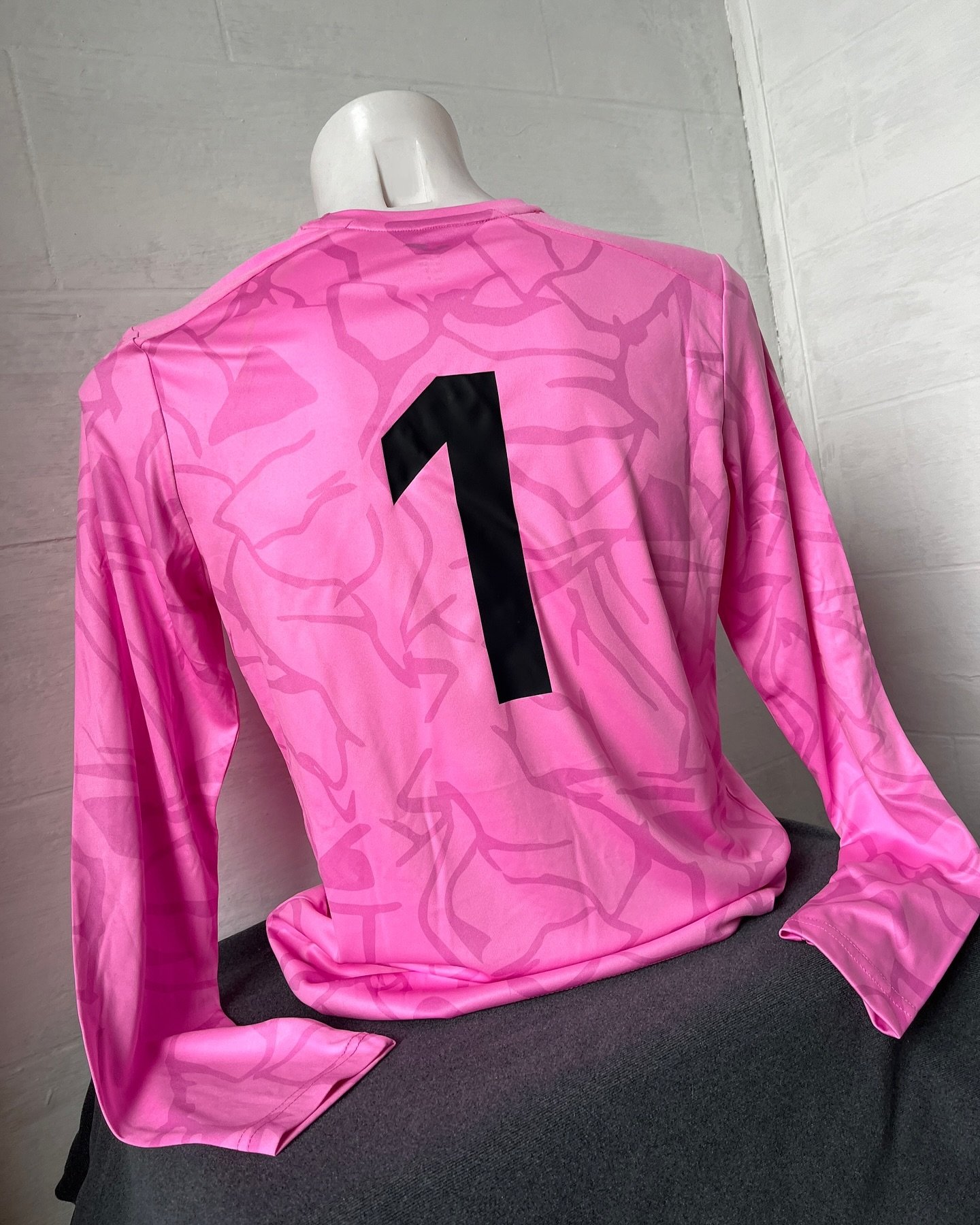 On Wednesdays we wear pink!.. get in touch for your squad kits for next season! 

#footballkit #goalie #goalies #teamwear #goaliekit #onwednesdayswewearpink