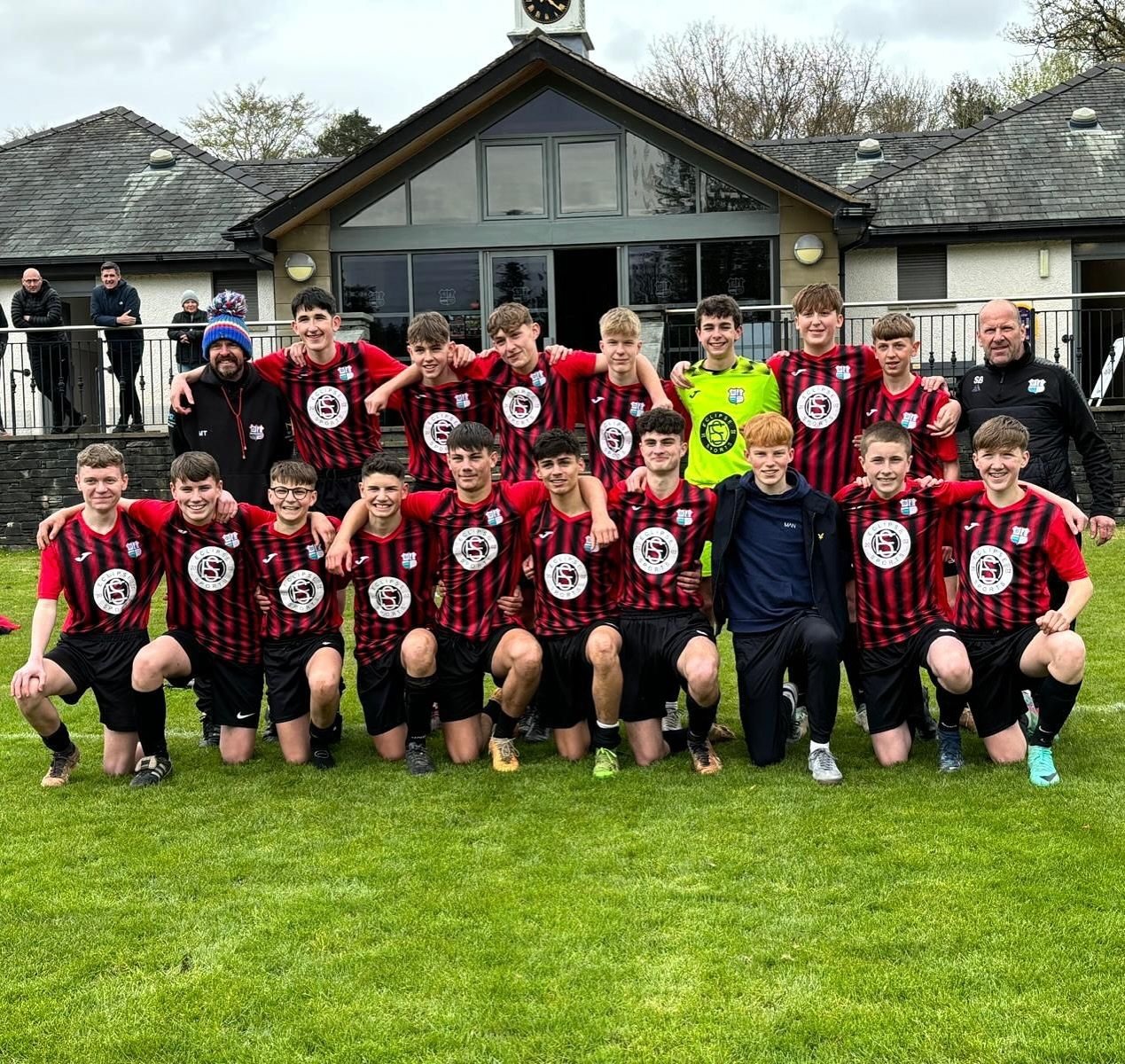 Congratulations to Keswick who were crowned league champions at the weekend!! 🏆⚽️ .. kit looking good guys! 😍

 #champions #leaguewinnes #keswick #keswickfootball