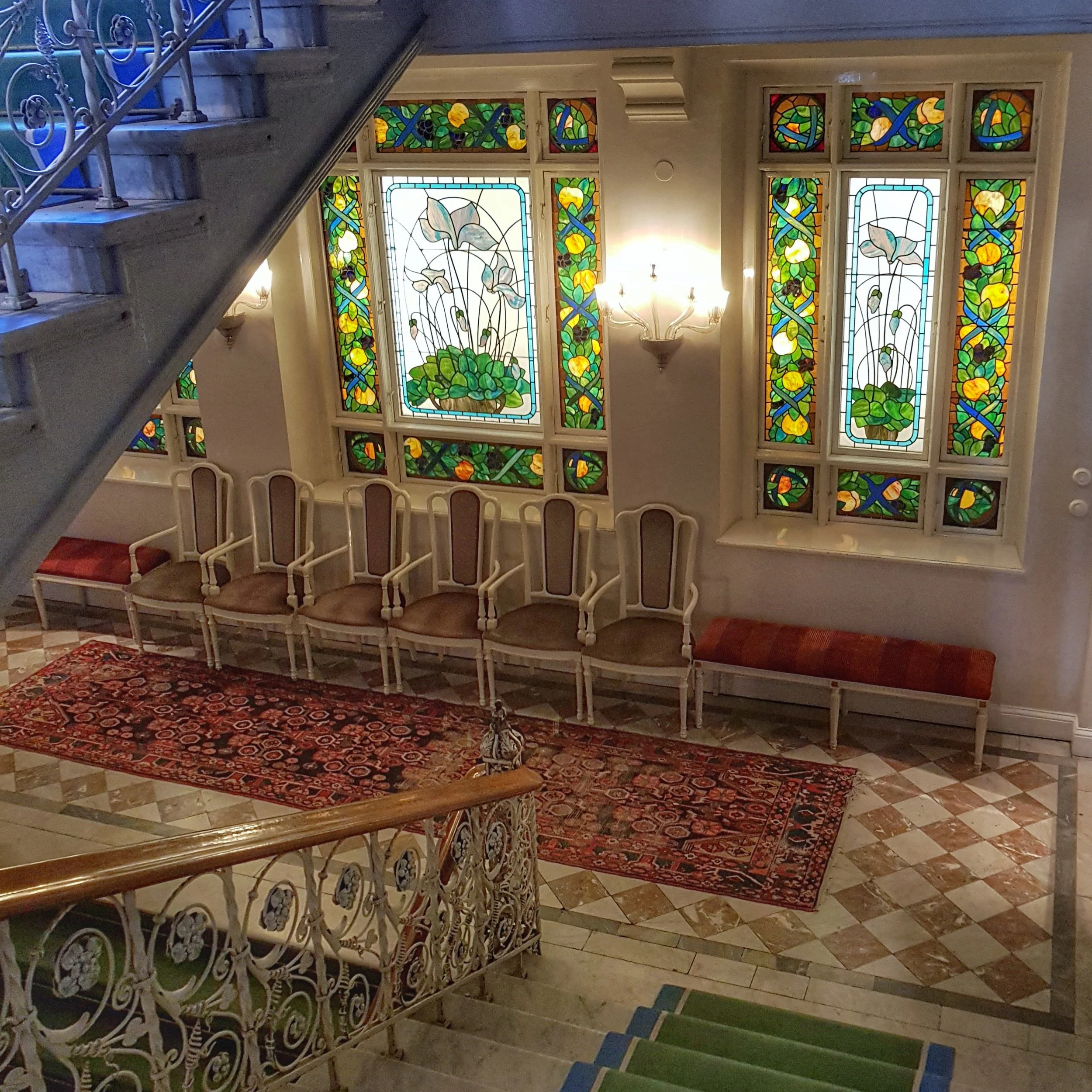 Day 94 - April 4: Upstairs - Downstairs