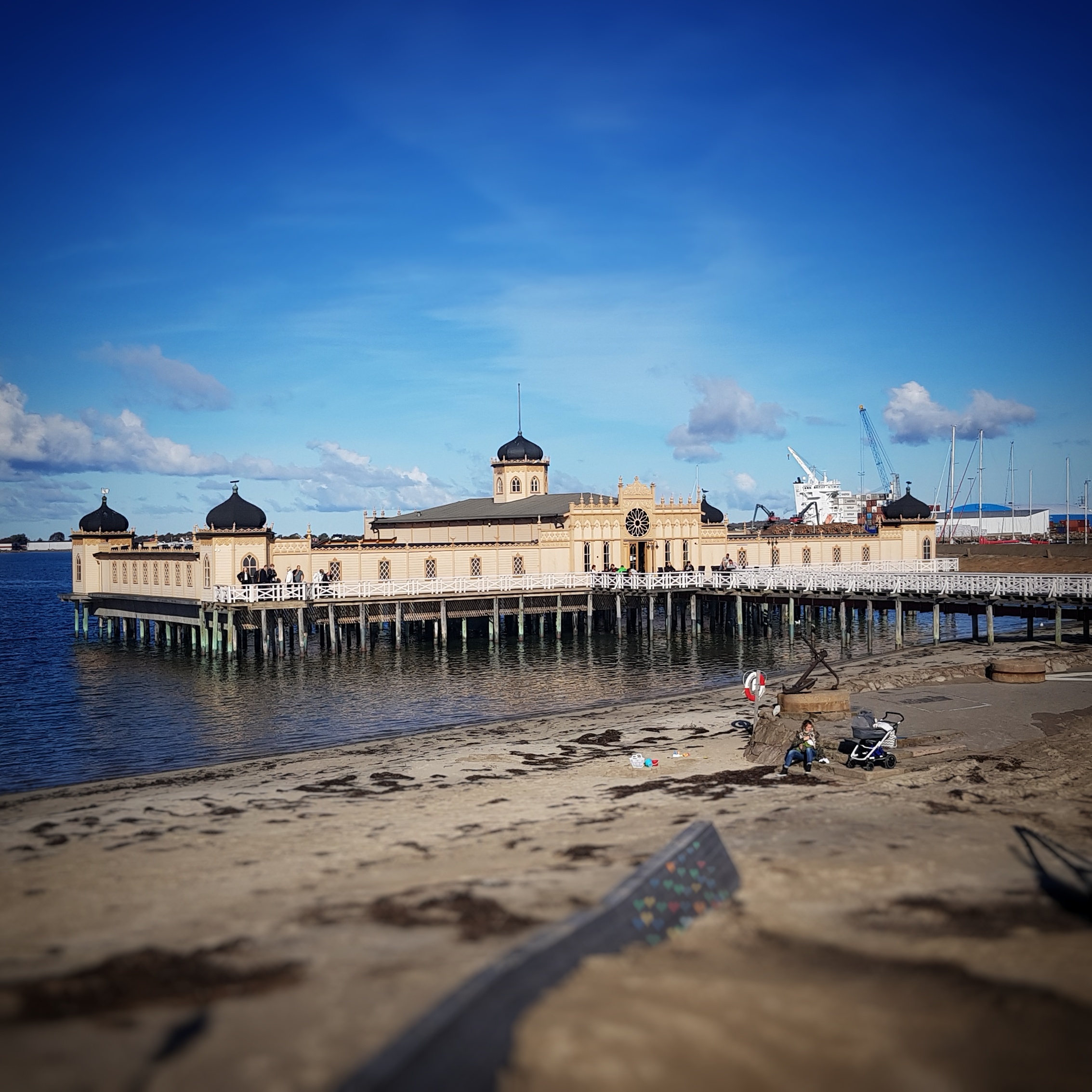 Day 283 - October 10: Bathhouse