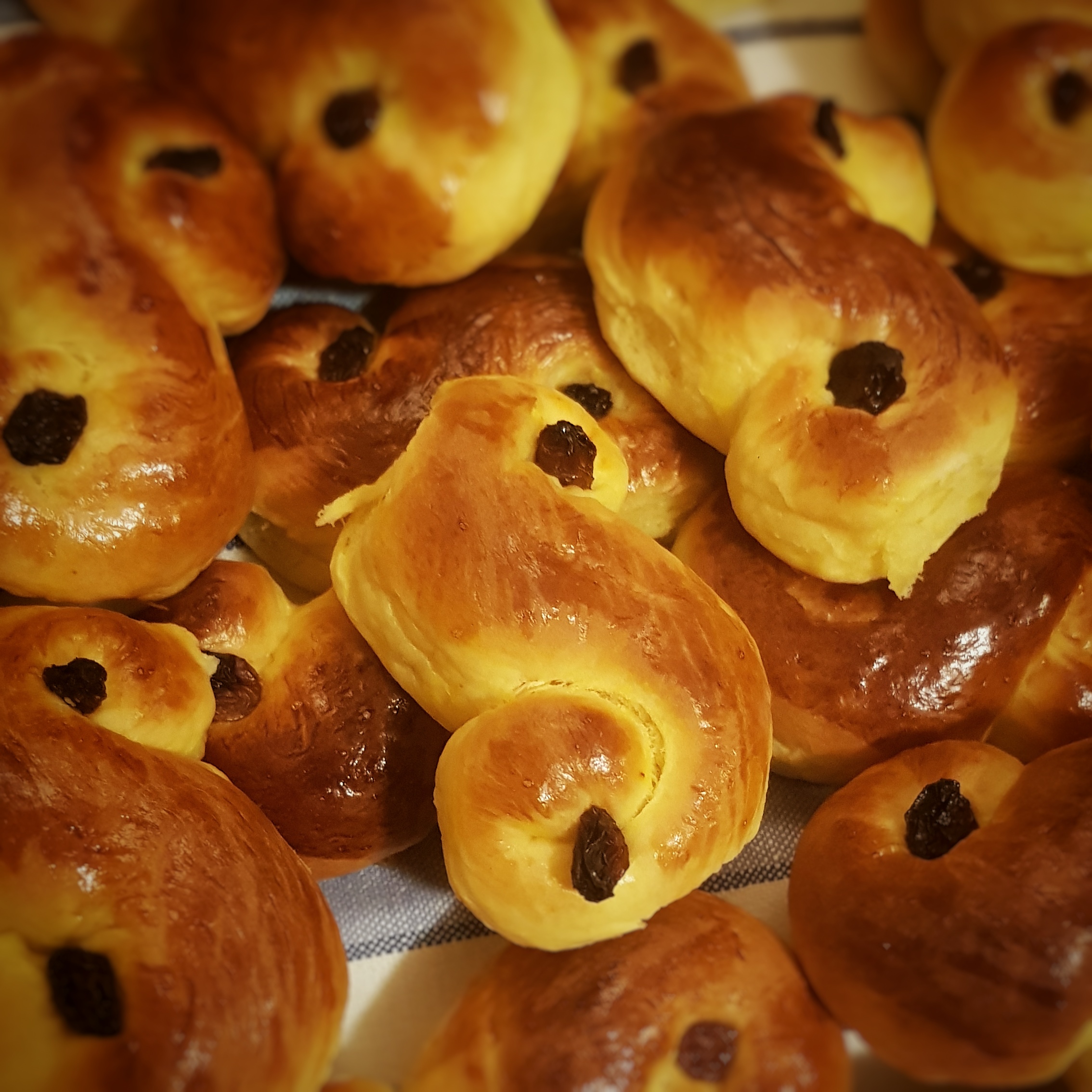 Day 347 - December 13: Saffron Buns