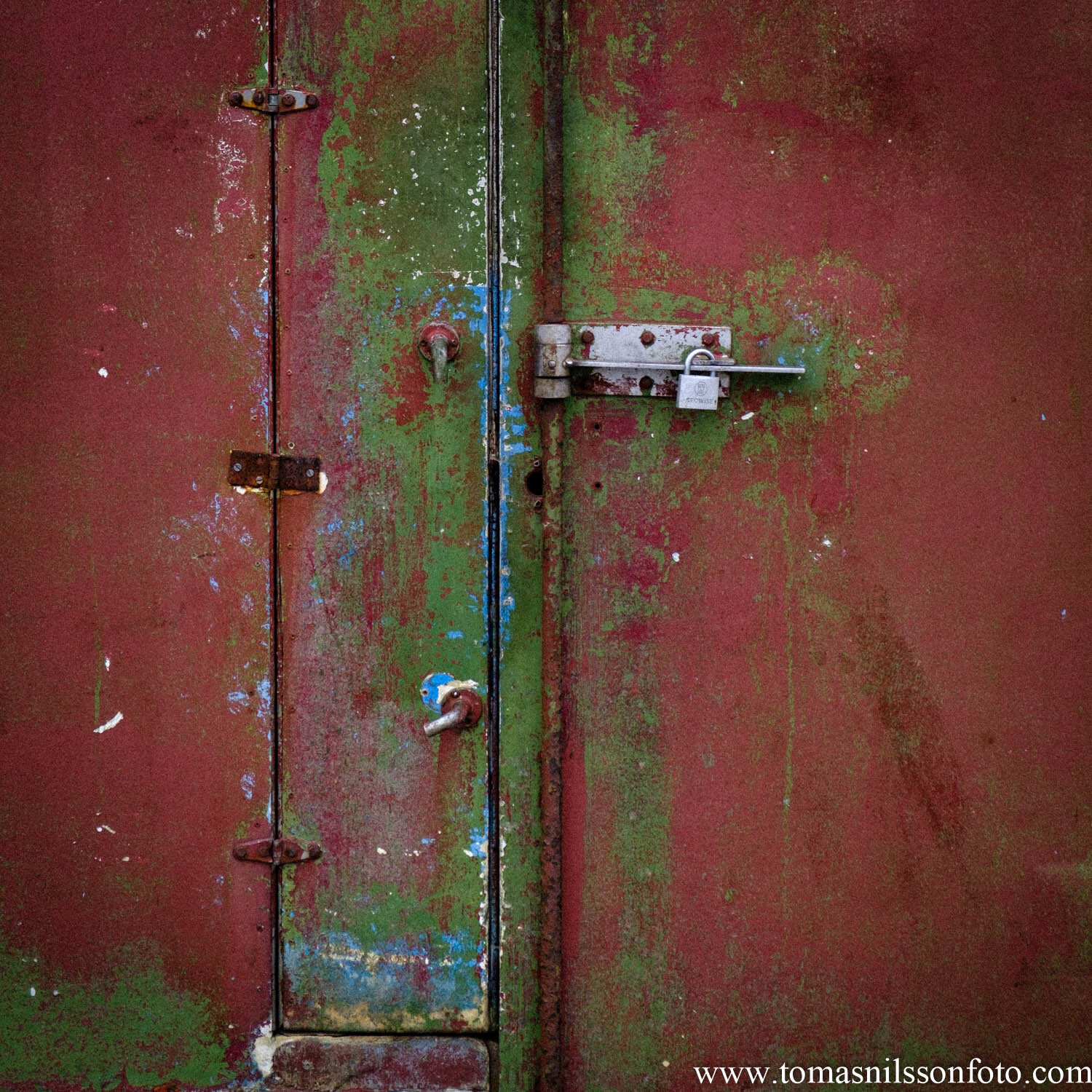 Day 311 - November 6: What's Behind The Red Door?