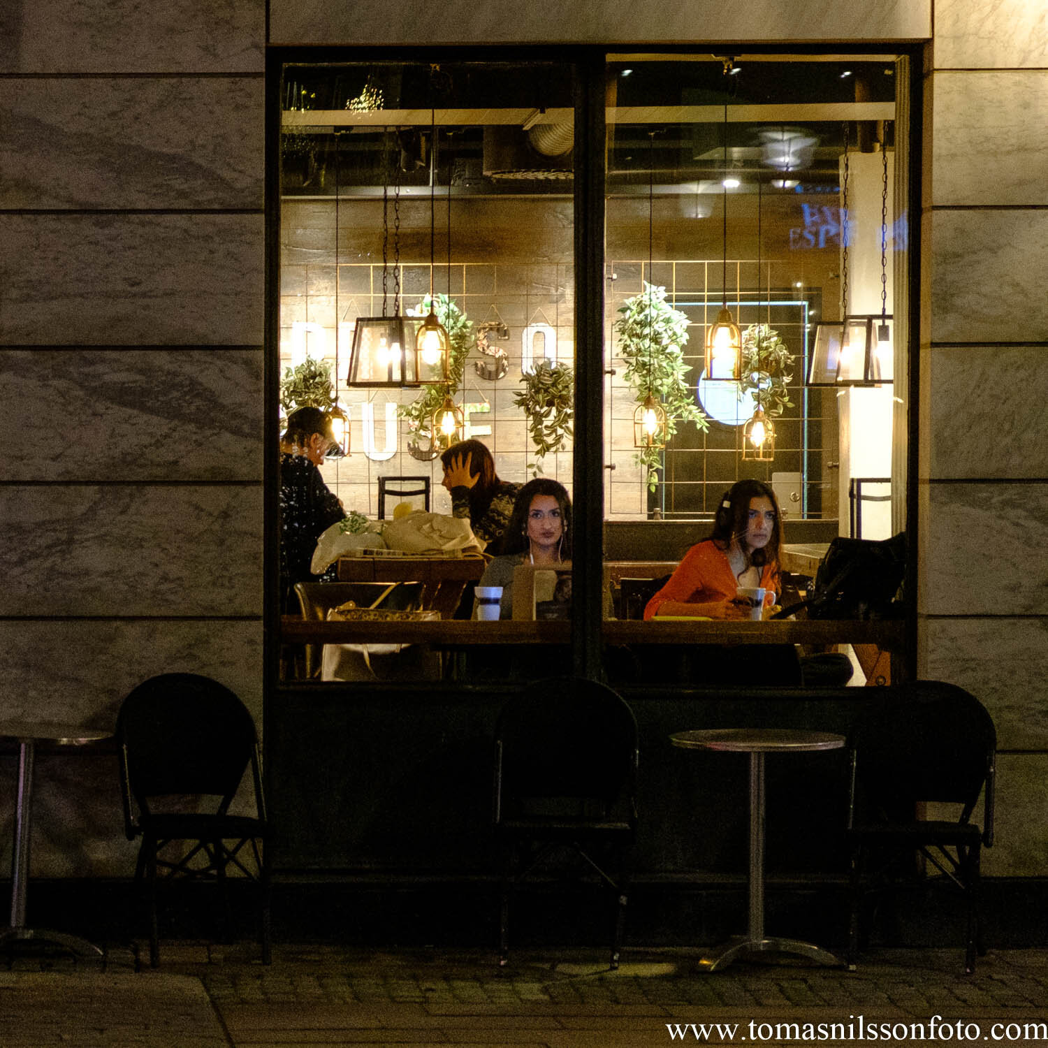 Day 339 - December 4: Nighthawks