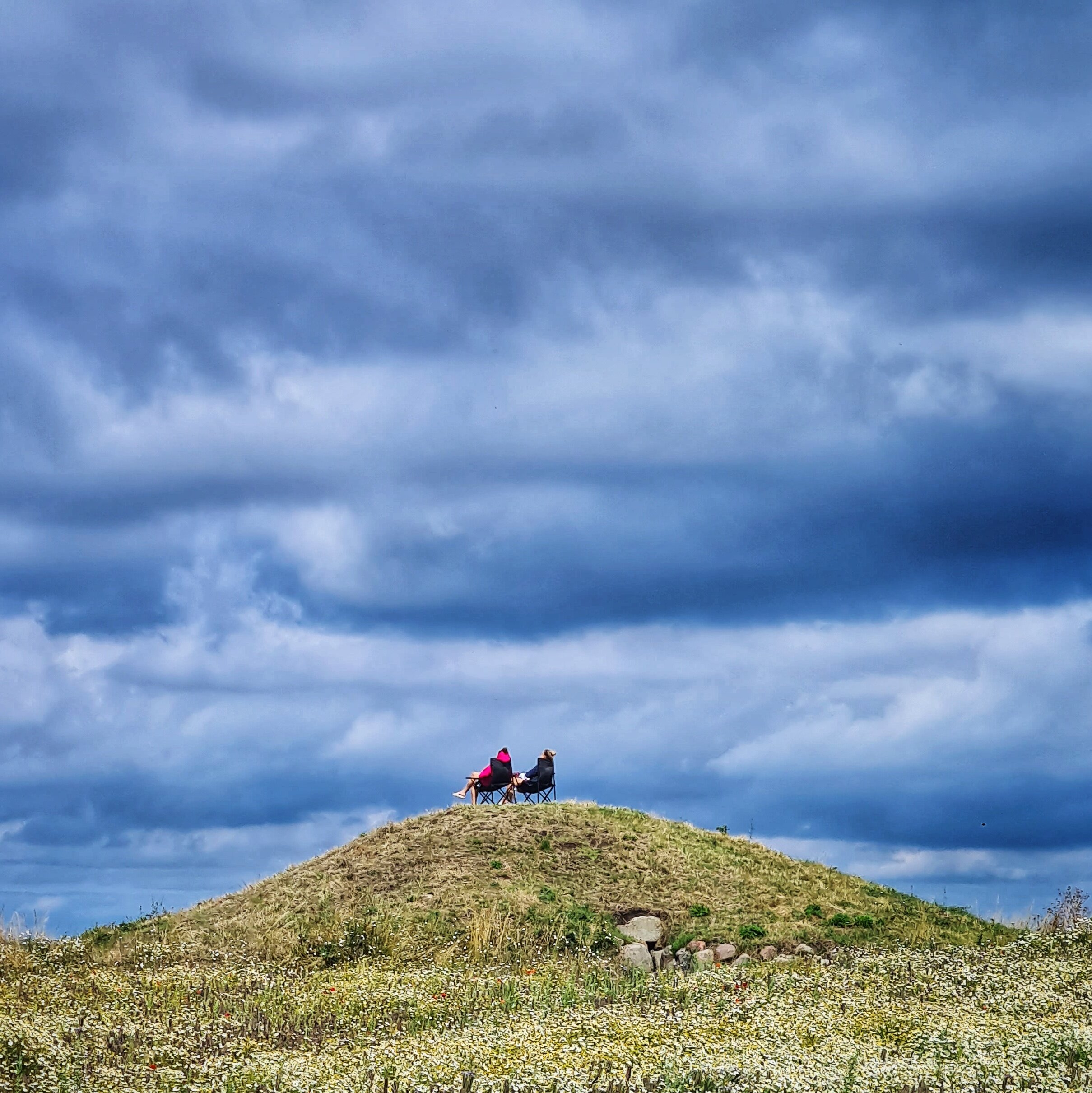 Day 192 - July 11: Relaxing on the burial mound