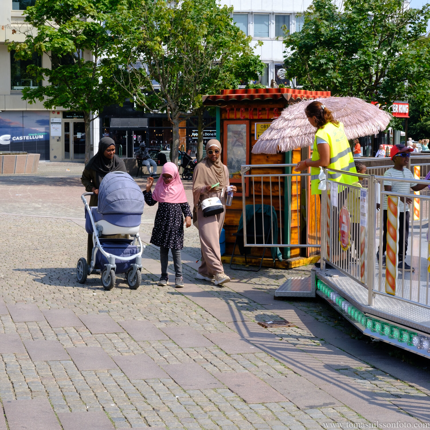 Day 218 - August 6: To the merry-go-round