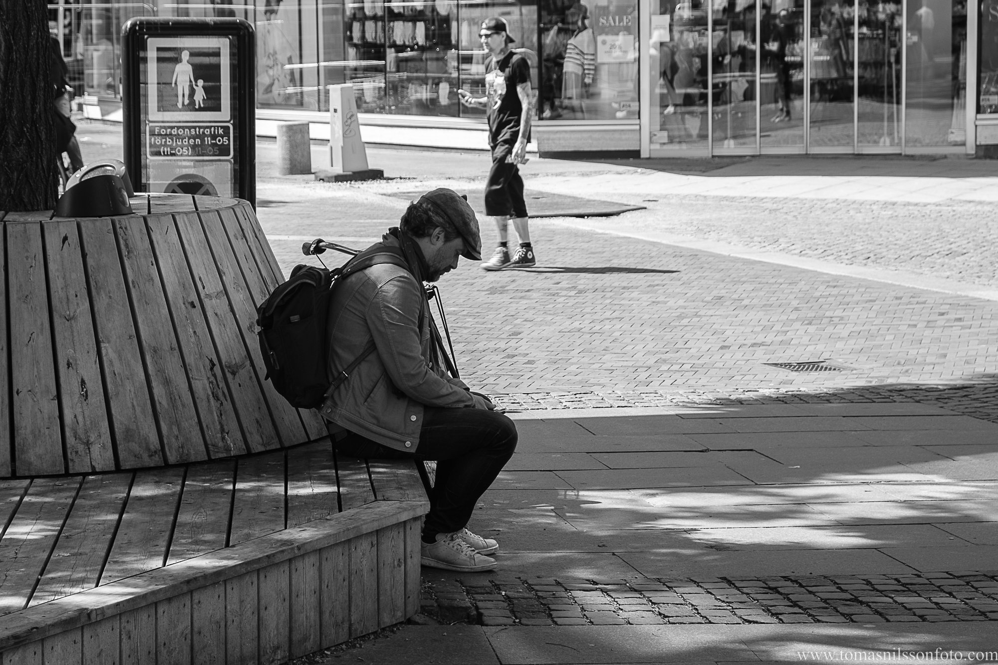 A quiet moment in the shade (Malmö, Sweden, 2022)