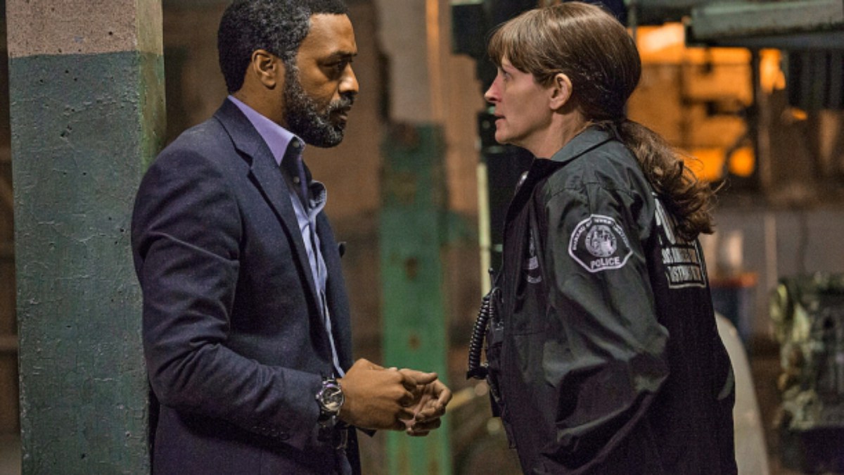 Chiwetel Ejiofor and Julia Roberts