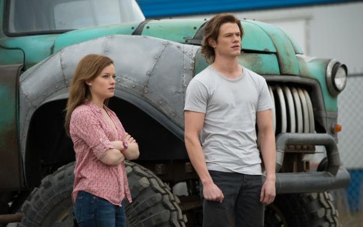 Jane Levy and Lucis Till in, Monster Trucks