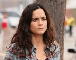 Queen of the South - Alice Braga Interview