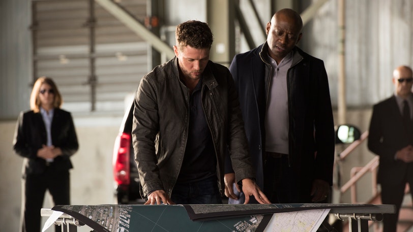 Ryan Phhillippe and Omar Epps in, Shooter