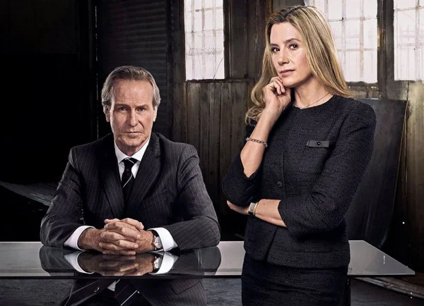 William Hurt and Nira Sorvino in, Condor