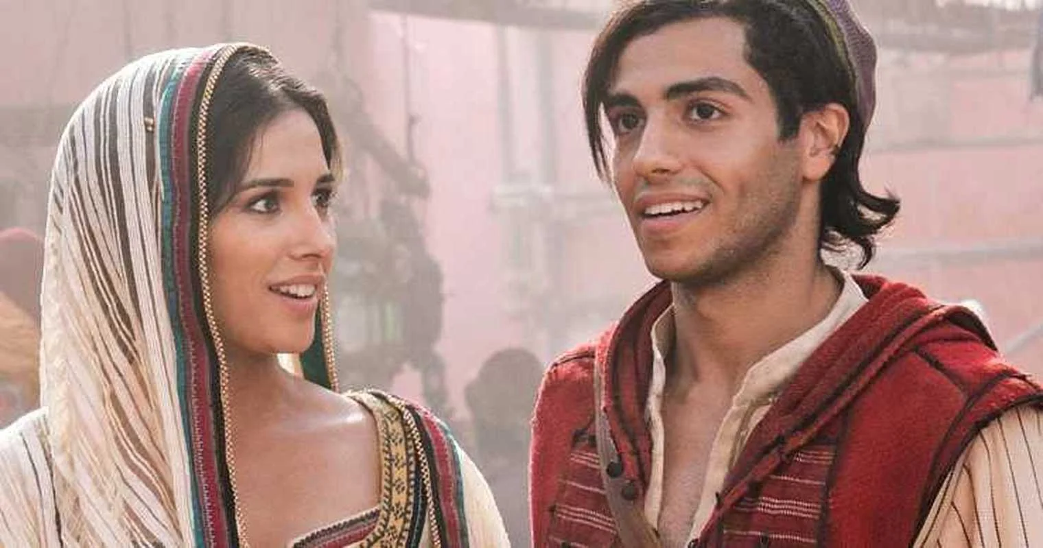 Naomi Scott ( Jasmine) and Mena Massoud (Aladdin)