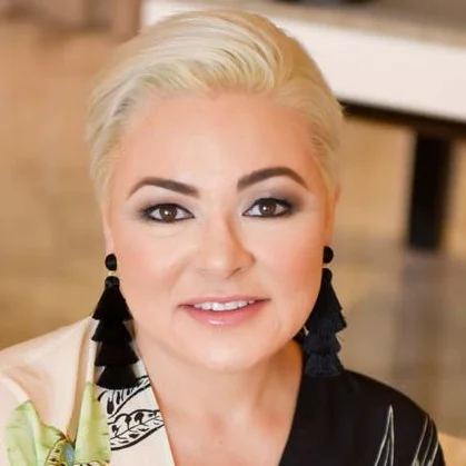 BUTTERFLY IN FROST - SYLVIA DAY INTERVIEW  ( NEW NOVEL) 
