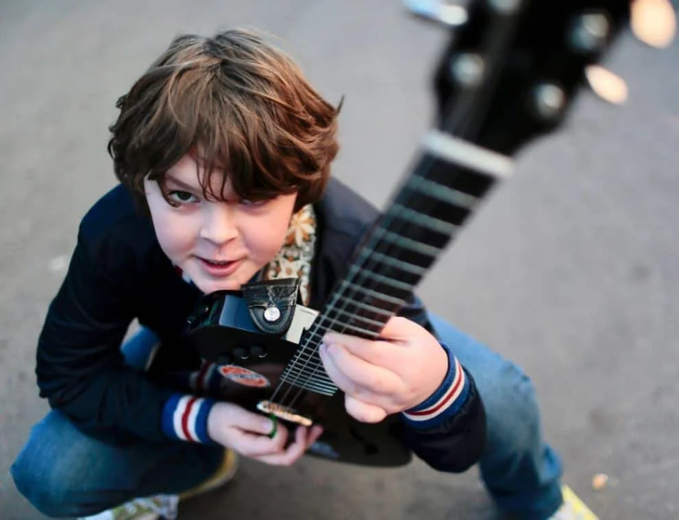 MIGHTY OAK - JANEL PARRISH and TOMMY RAGEN INTERVIEW PLUS AN INTERVIEW WITH ALEXA PENAVEGA AND CARLOS PENAVEGA