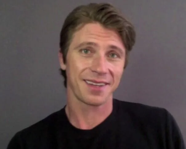 GARRETT HEDLUND TALKS MODERN LOVE