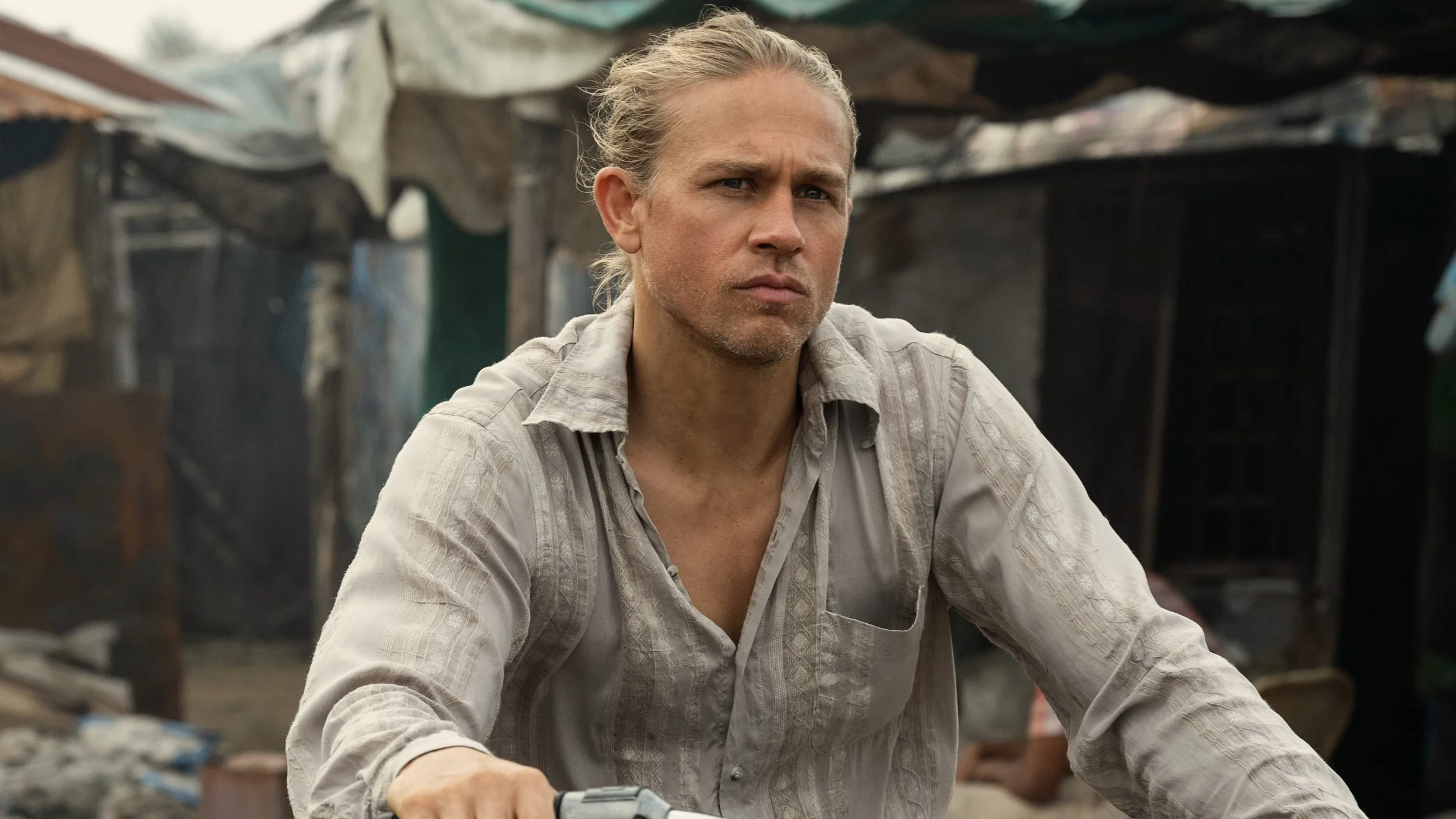 SHANTARAM - CATCHING UP WITH CHARLIE HUNNAM AND HIS CO-STARS