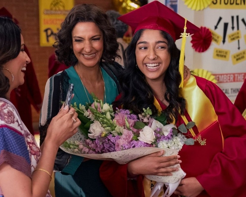 NEVER HAVE I EVER - 4TH AND FINAL SEASON - INTERVIEWS WITH THE CAST:  Maitreyi Ramakrishnan &amp; more!  