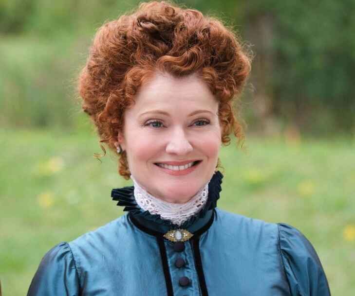 CATCHING UP WITH "GHOSTS" STAR REBECCA WISOCKY 