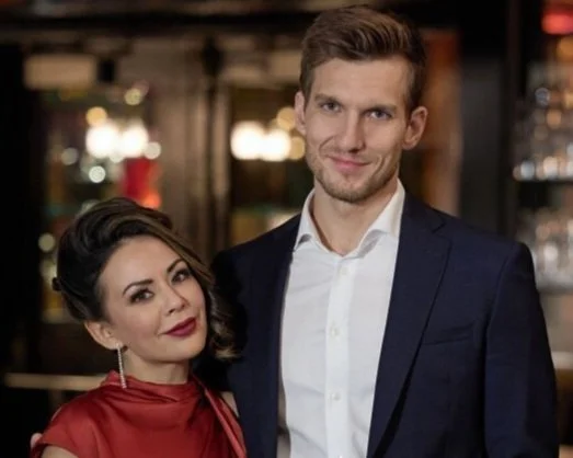 HALLMARK'S "RETURN TO OFFICE" - TALKING WITH STARS JANEL PARRISH and SCOTT MICHAEL FOSTER