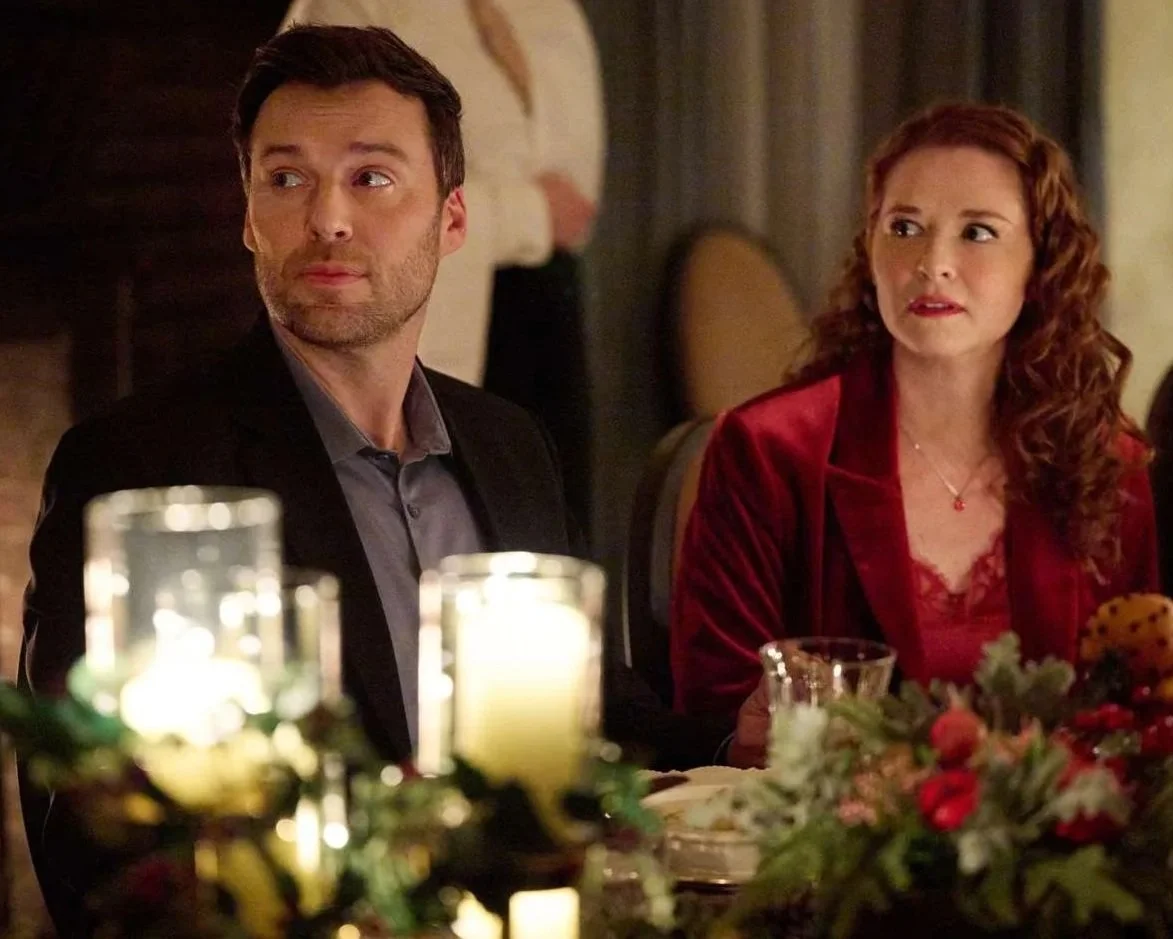 MISTLETOE MURDERS - SEASON 3 - WE CHAT WITH STARS SARAH DREW and PETER MOONEY
