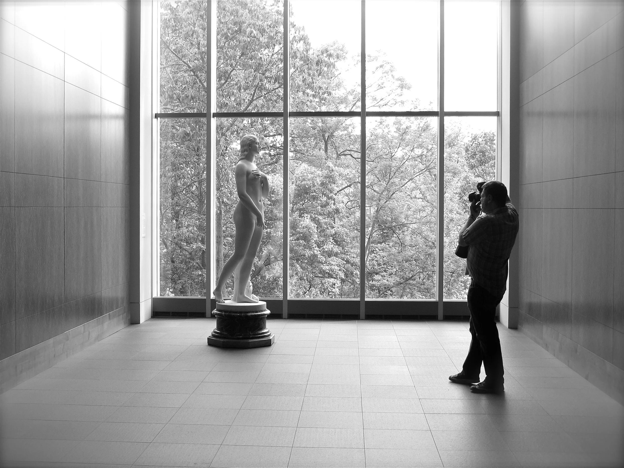 THE UNRESTRAINED MUSE OF LIGHT, CINCINNATI, OHIO