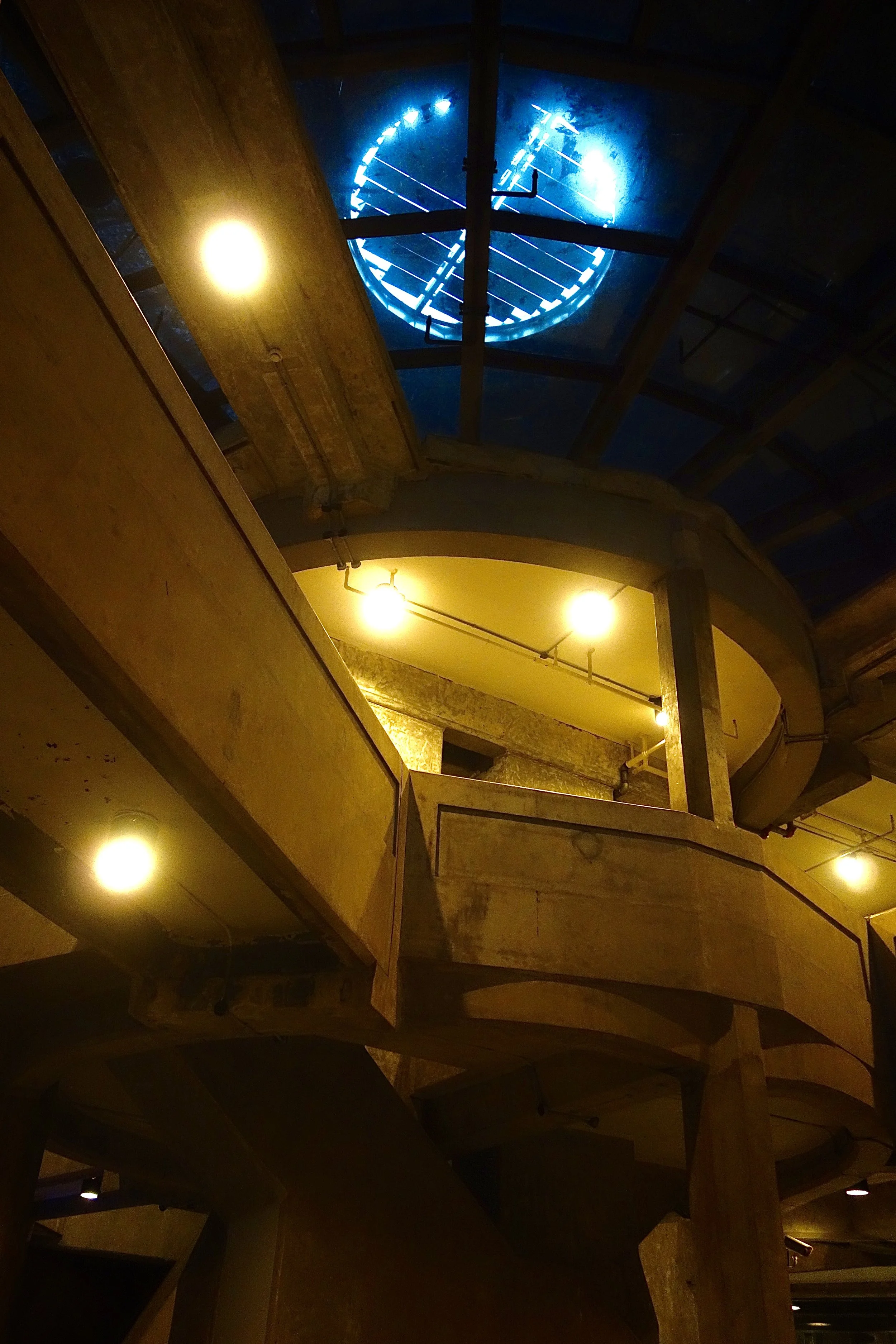 SLAUGHTERHOUSE WITH MOONROOF