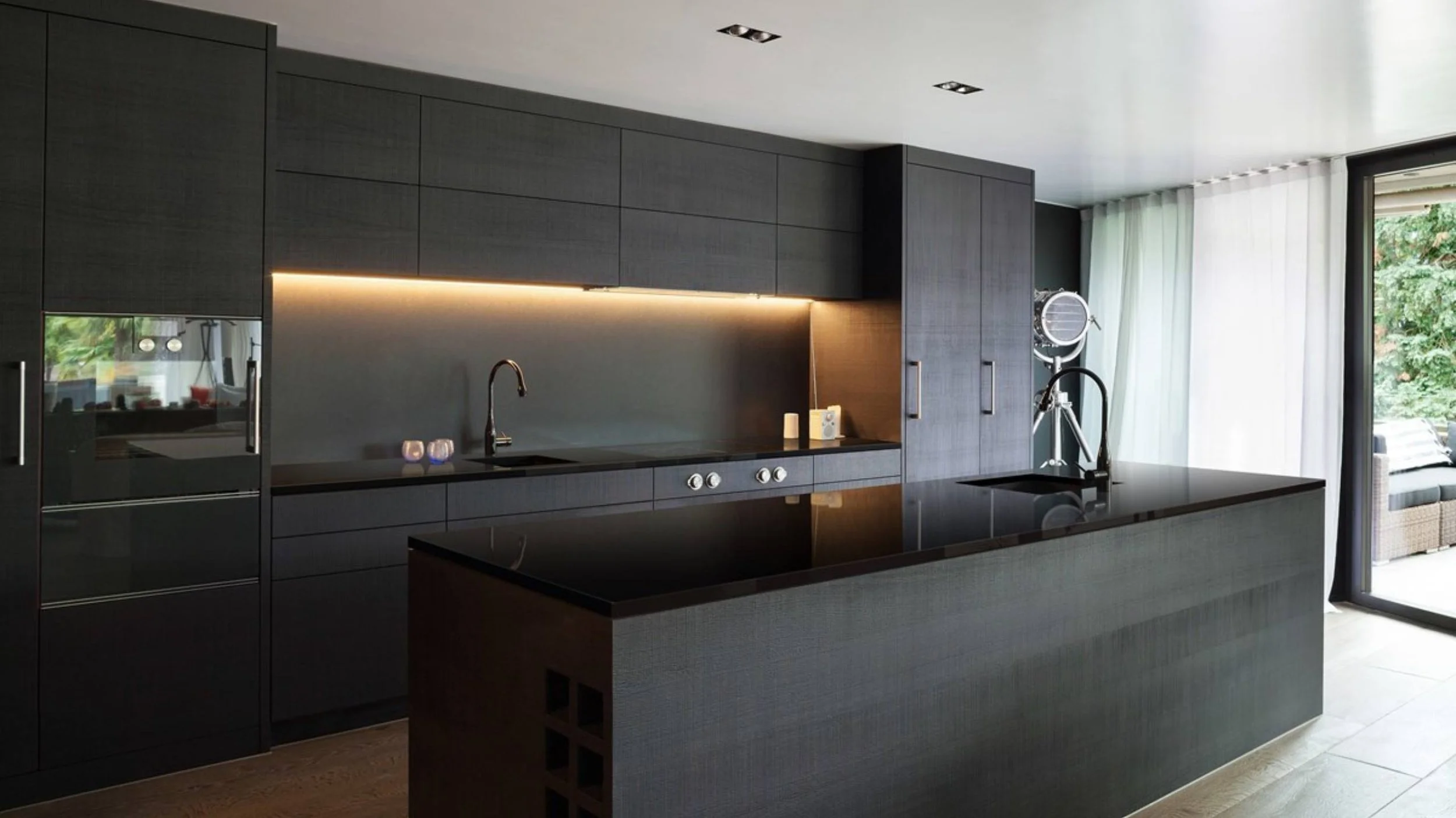 Amorgos Black quartz Instalado (3).jpg